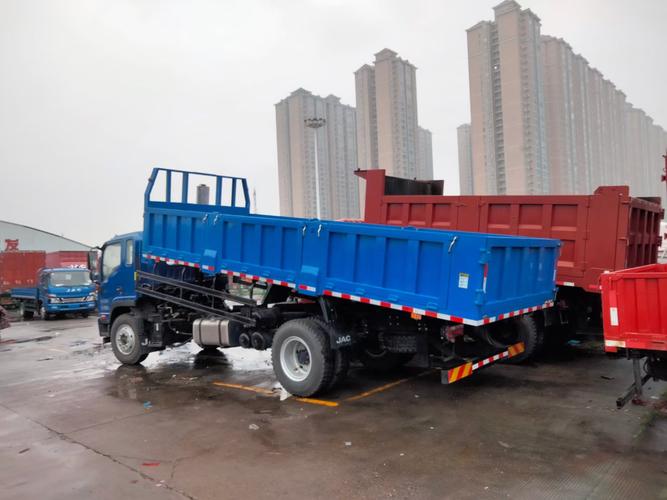 认识它就对了江淮工程车大容积货物运输的实用型自卸产品